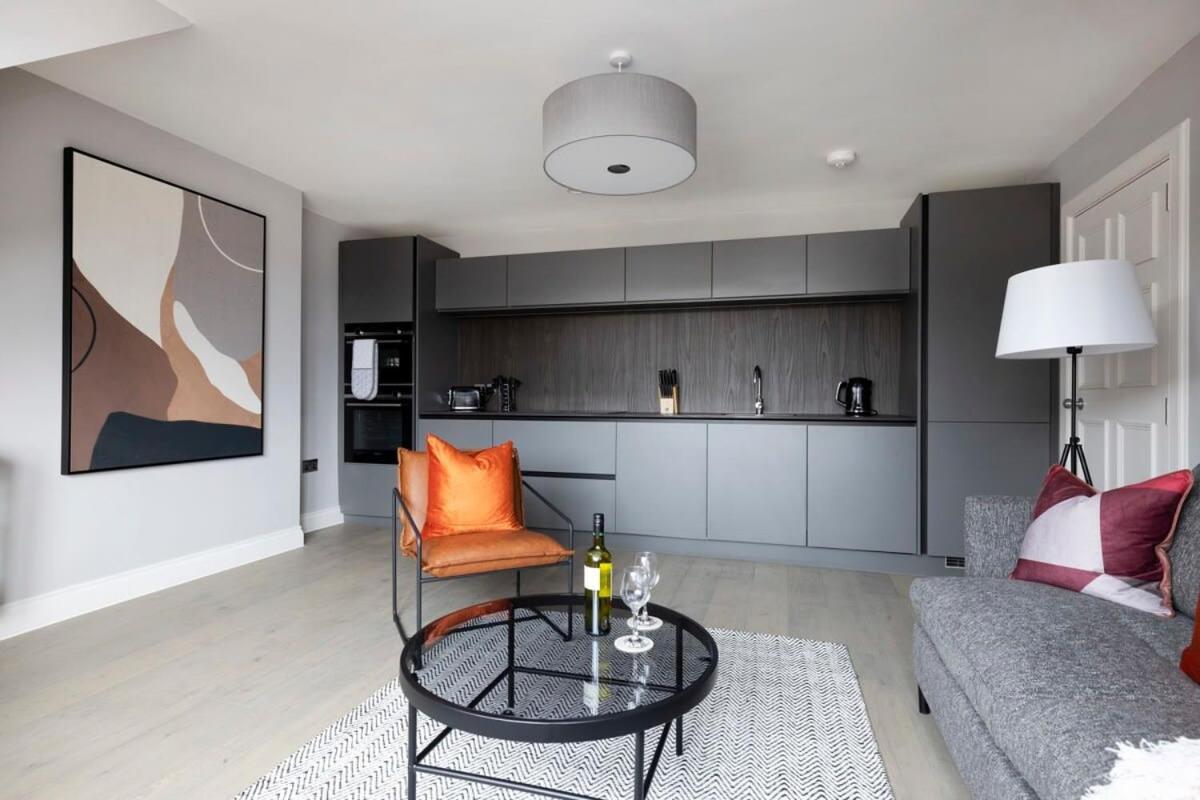 Dragon Suites - City Centre Castle View 1 Bed Apartment إدنبرة المظهر الخارجي الصورة
